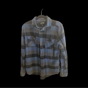 Men’s Val Surf blue checkered flannel.  Small gray on left sleeve (pictured)